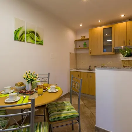 Jasmina Apartment *